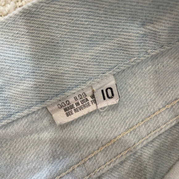 Levi’s 501 High Rise Denim Jean Shorts Distressed Light Wash Size 10 Girls/XS - Picture 6 of 13